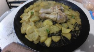 Новогодний стол за 100 рублей (37.66 грн)