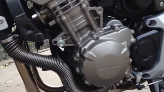 Краткий обзор состояния мотоцикла Honda Hornet 900 смотреть онлайн