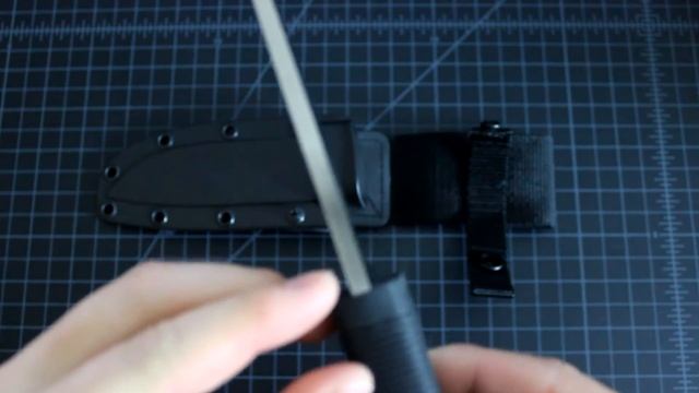 Cold Steel Master Hunter with VG-1 San Mai III Steel Blade смотреть онлайн