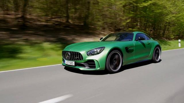 The new Mercedes-AMG GT R смотреть онлайн