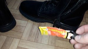 Как заклеить подошву за 1 Секунду!!!!