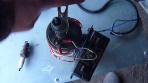 Зачем сверлят отверстия в боковом электроде свечи зажигания.