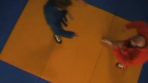Бросок через бедро с подбивом (самбо, sambo).
