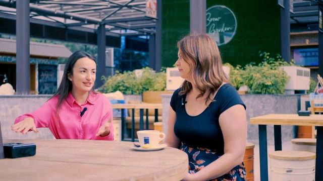 Чем зарабатывают наши девушки в Дубае смотреть онлайн