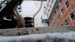 Сбросил телефон с 11 этажа