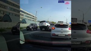 Акробат на дороге.