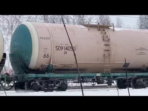 Электровоз ВЛ80С-2027 с товарным поездом