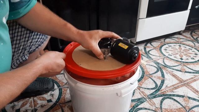 КРЕМ МЕД, готовність на 80%далі дозрівання,100%буде піля дозрівання, смак ягідний Бум. смотреть онлайн