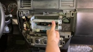 Nissan Patrol - Как снять штатное головное устройство + установка магнитолы Android 10"