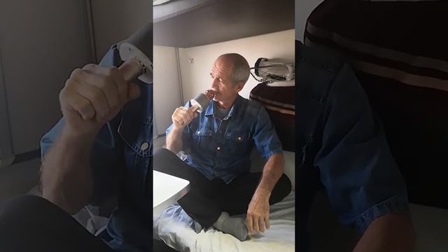 Поезд 345 Нижневартовск-Адлер красиво поёт!!! смотреть онлайн