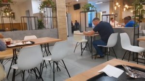 Бюджетная столовая в аэропорту Пулково.