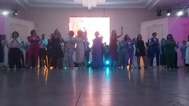 Поздравление родителей выпускникам 11 класс, версия записи с выступления смотреть онлайн