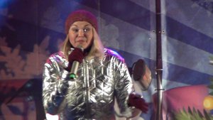 Потолок ледяной, дверь скрипучая!