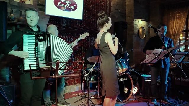 "Откровенная песня" (муз. П. Аедоницкий сл. М. Танич И.Шаферан 1965) из реп. Л. Мондрус смотреть онлайн