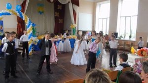 Вальс моих детей  на выпускном в 4 классе(2015год)