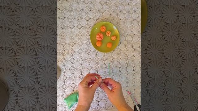 Мандарины из лёгкого пластилина/новогоднийдекор/поделки для детскогосада/переделки/
