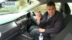 Toyota Auris hatchback 2013 review - CarBuyer