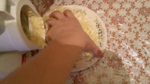 Тестируем мясорубку zelmer mm1200. Шинкуем капусту.