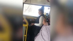 В Тюмени кондуктор автобуса обматерила школьника!