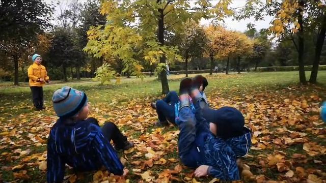 Дошкольники. 5-7лет. парк Малиновка. Обычный день - обычных детей) Игры, пляски в любую погоду. смотреть онлайн