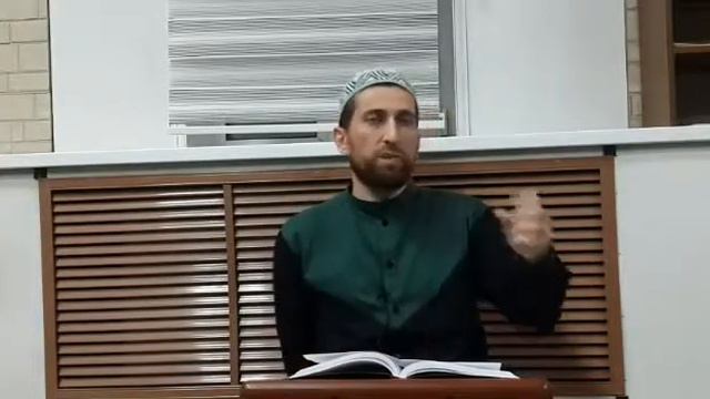 Следовать Хадису или мазхабу?