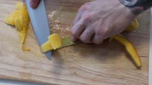 Как чистить манго легко и быстро!