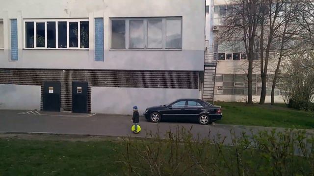 Ежедневные поездки из детского сада/Deilydaily trips from kindergarten home trips смотреть онлайн