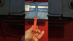 Як зарядити АКБ автомобільний акумулятор Bosch S4 026