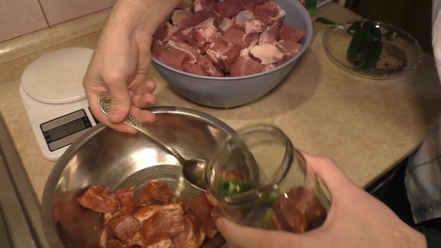 Тушенка с ОСТРЫМ ПЕРЦЕМ ??? смотреть онлайн