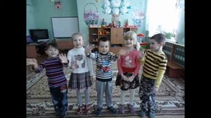 дети поздравляют маму!
