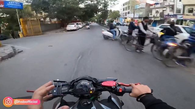 Royal Enfield Live Crash😰SuperBike Ne Mari Takker🤬 смотреть онлайн
