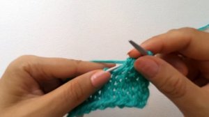 КАК ВЯЗАТЬ ТРИ ПЕТЛИ ВМЕСТЕ ЛИЦЕВОЙ (ЦЕНТРАЛЬНАЯ ПЕТЛЯ СВЕРХУ). Вязание спицами для начинающих.