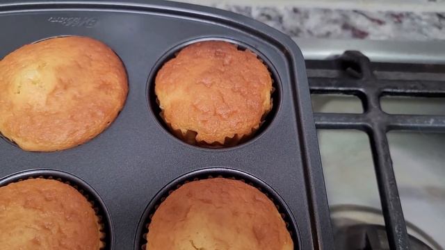 If the world ran out of Twinkies make this! | Simply Mamá Cooks смотреть онлайн