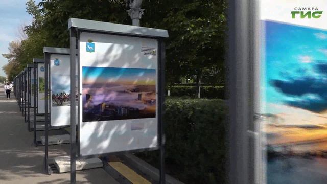 На набережной открыли фотовыставку 