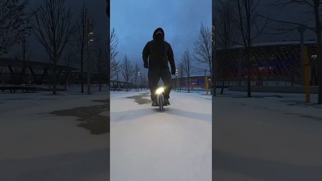 В Санкт-Петербург пришла метель. Моноколесо дарит Счастье всегда￼! смотреть онлайн