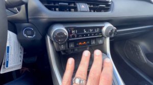 Toyota RAV4 XLE vs XLE Premium: United States vs Canada!