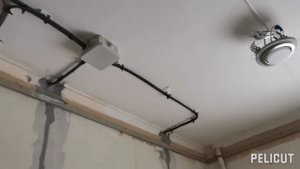 Прокинули новую электропроводку на кухню, электропроводка чистовая, открытая.
