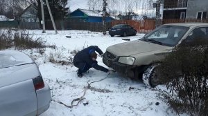НОВЫЙ СПОСОБ КАК ВЫТАЩИТЬ АВТОмобиль. Маленькая хитрость что сделать если вырвали сзади крюк.