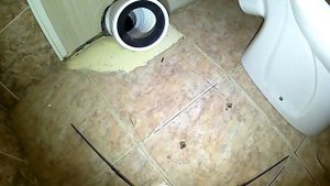 Легкий, быстрый и надежный способ установки нового  унитаза на старую плитку.