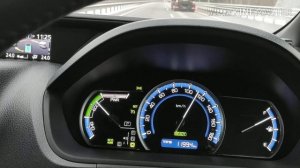 Круиз контроль. Toyota Voxy Hybrid 2014
