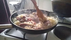 бычье сердце приготовленное в сметане/обед/слоёные рогалики