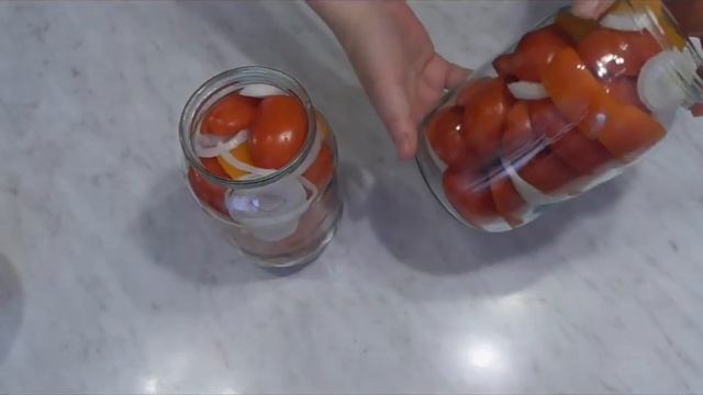 ПОМИДОРЫ ДОЛЬКАМИ на ЗИМУ БЕЗ СТЕРИЛИЗАЦИИ! Консервируем Помидоры Половинками. ОЧЕНЬ ВКУСНО! смотреть онлайн