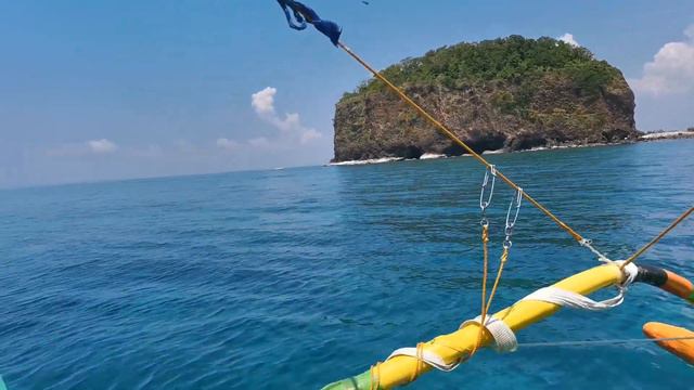 Прозрачное море южного лусона Филиппины