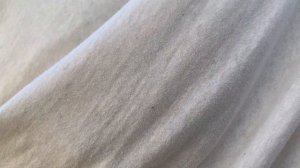 Фруктовые деревья укрываем при заморозке.