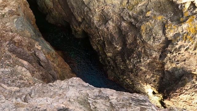 Фиолент в лучах заходящего солнца. Скала "Дракон". Крым. Севастополь