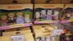 Прокалываем Уши Полине и Покупаем Игрушки