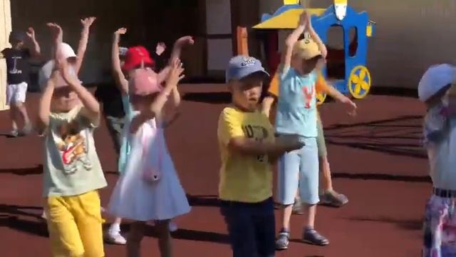 Муха справа, муха слева смотреть онлайн