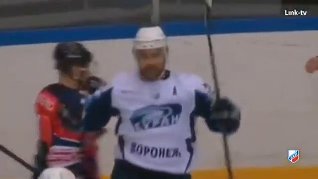 ТУР №35 3.01.14 ХК Зауралье-ХК Буран 1-5 смотреть онлайн