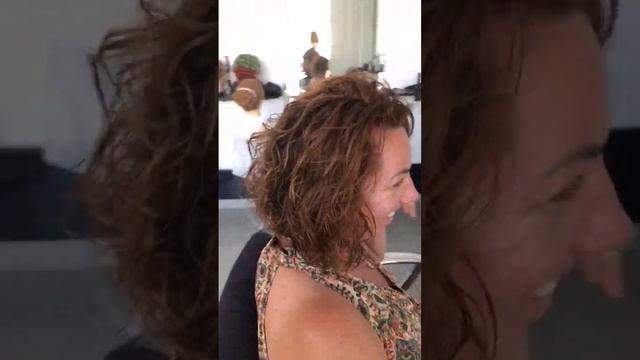 Curly Bob haircut by Vivyan Hermuz || curly hair || haircut || bob hairstyle || curly Bob hairstyle