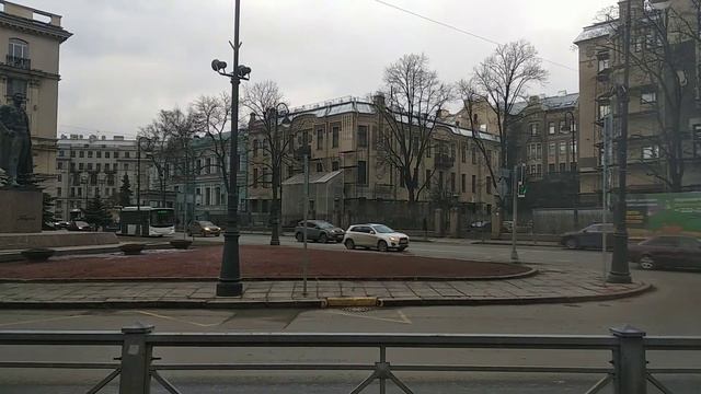 поездка на 6-м трамвае по Петроградской стороне от станции метро Горьковская до стадиона Петровски смотреть онлайн